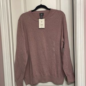 Men’s H&M pink sweater, very light and comfy. Slim fit.